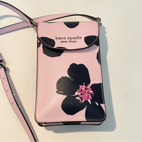 SOLD Spade Cameron Grand Flora Phone Crossbody bag - Picture 10 of 12